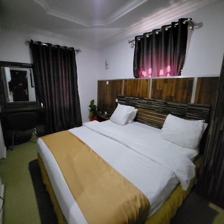 Villa Palazzo Hotel And Apartments Ikeja Bagian luar foto